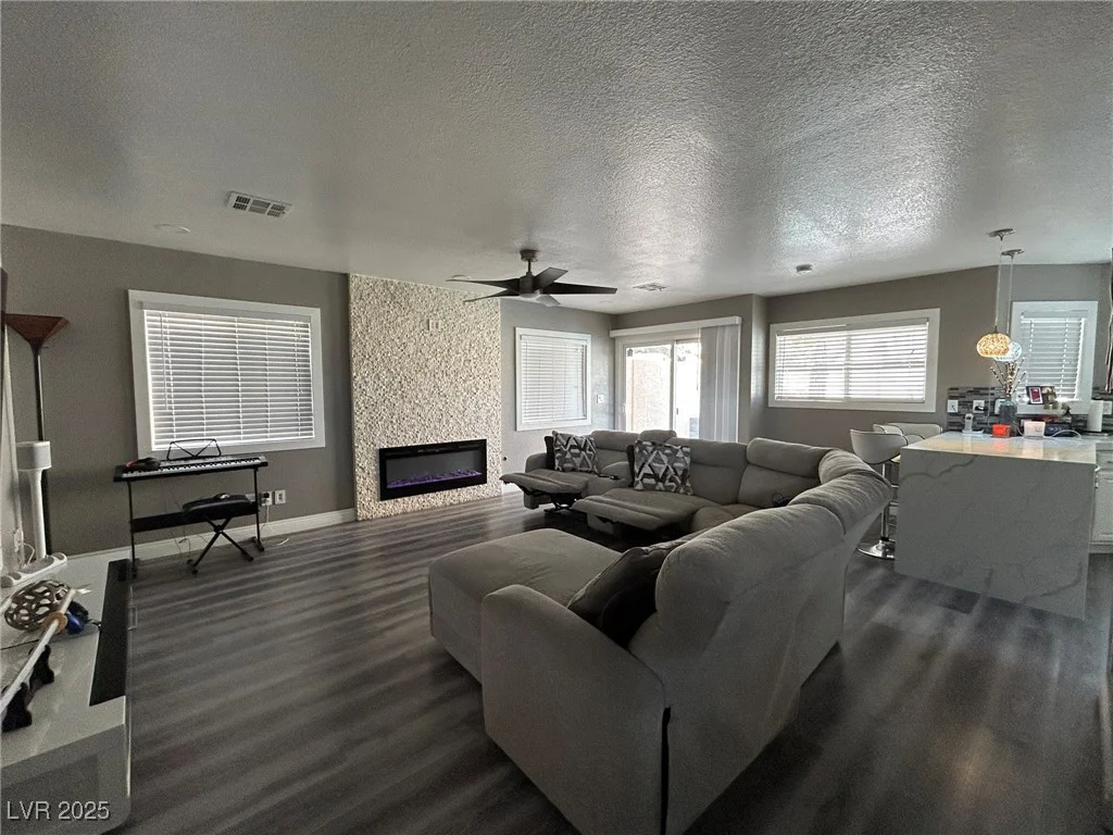 9356 Sparkling Waters, Las Vegas, NV 89129
