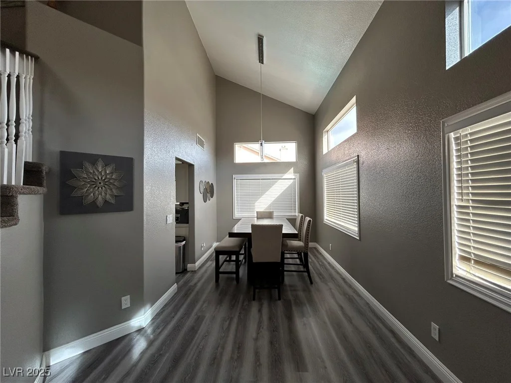 9356 Sparkling Waters, Las Vegas, NV 89129