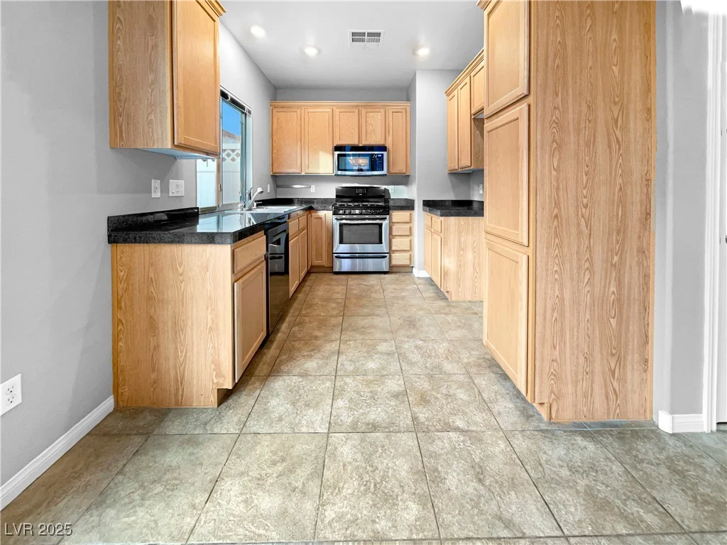 8177 Golden Flowers, Las Vegas, NV 89139