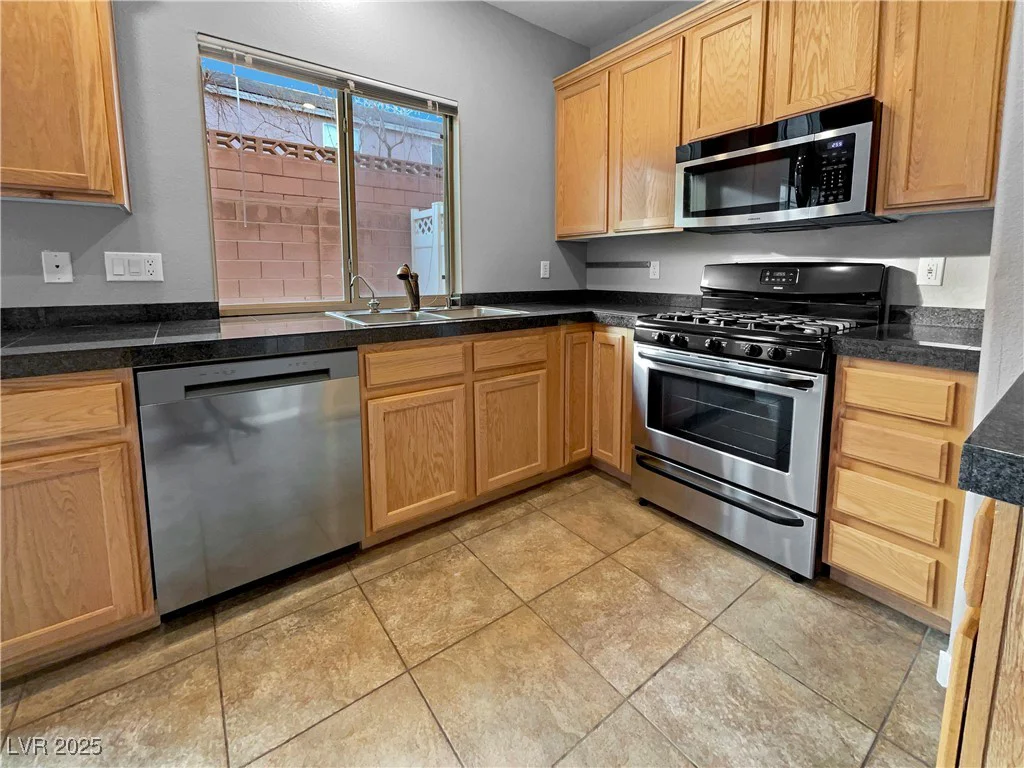 8177 Golden Flowers, Las Vegas, NV 89139