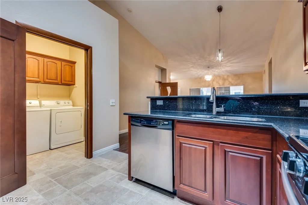 2153 Gravel Hill, Las Vegas, NV 89117