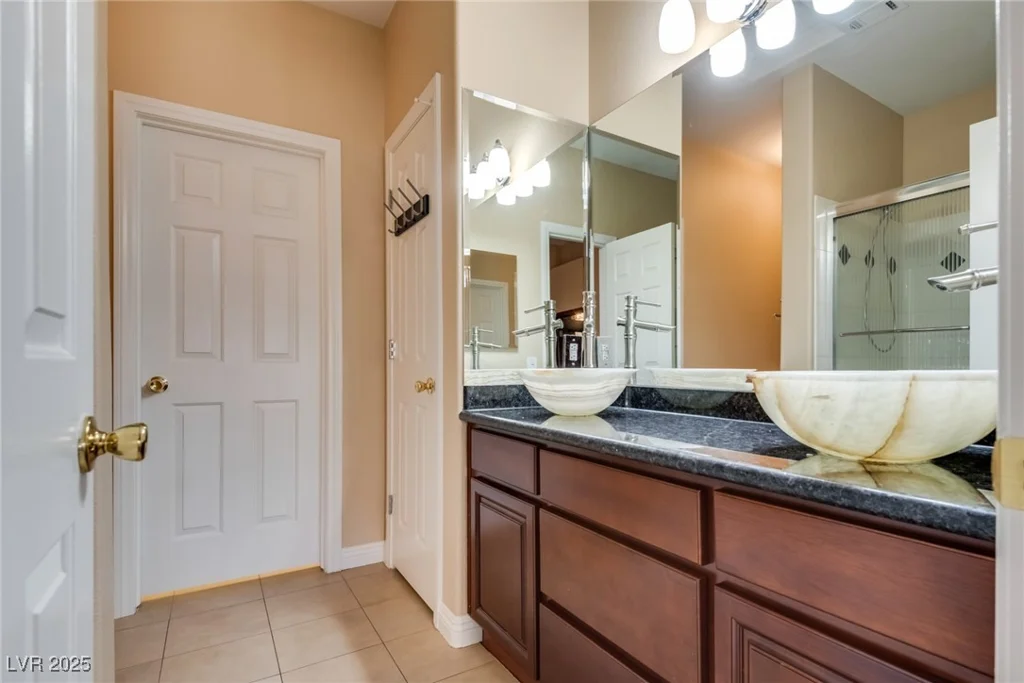 2153 Gravel Hill, Las Vegas, NV 89117