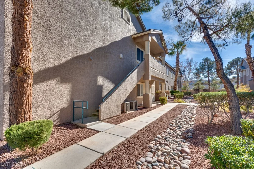 2153 Gravel Hill, Las Vegas, NV 89117