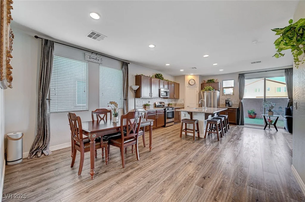 5694 Colbert, North Las Vegas, NV 89081