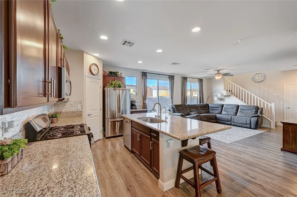 5694 Colbert, North Las Vegas, NV 89081