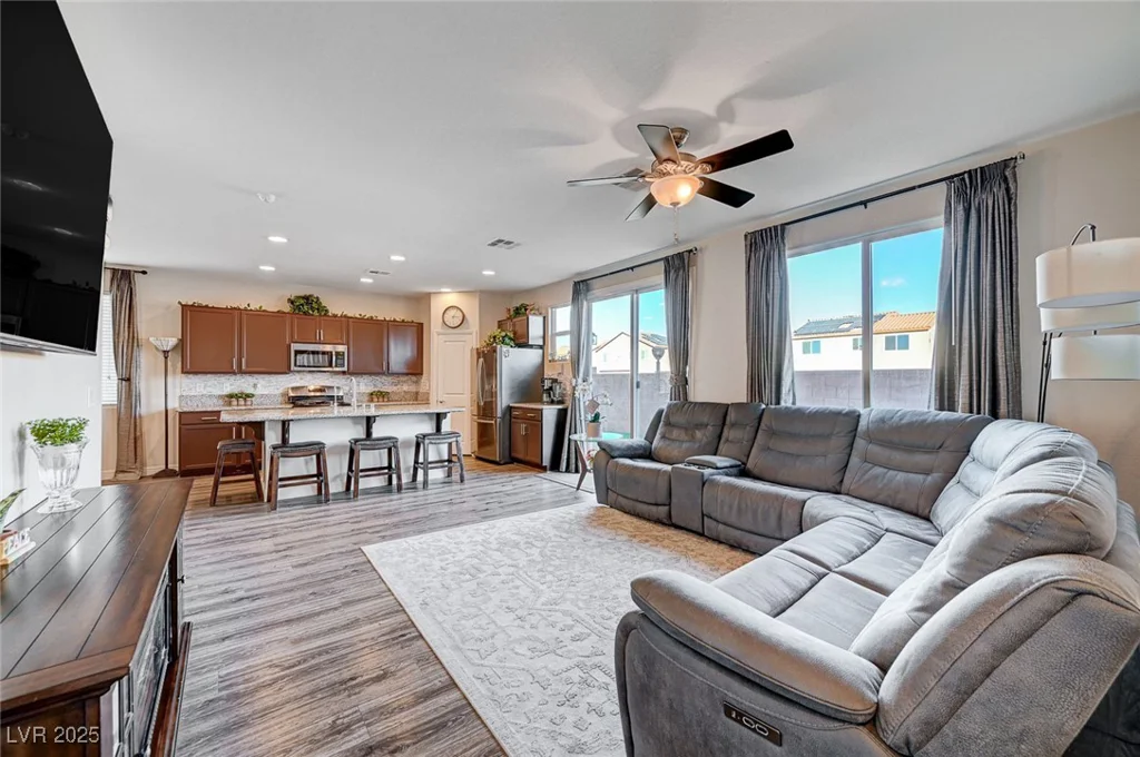 5694 Colbert, North Las Vegas, NV 89081