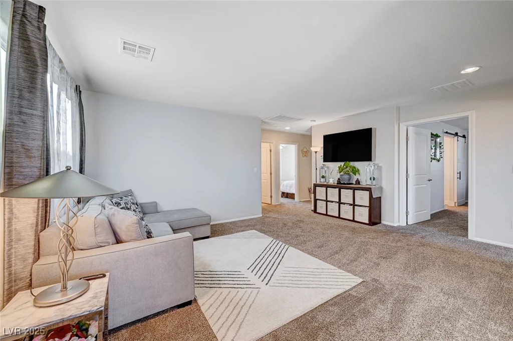5694 Colbert, North Las Vegas, NV 89081