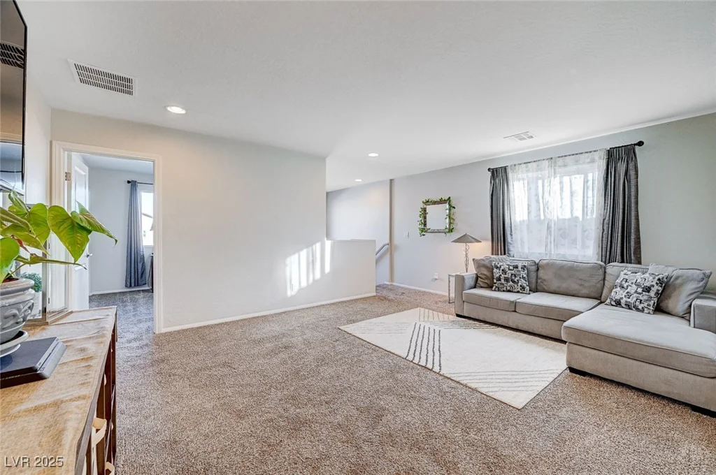 5694 Colbert, North Las Vegas, NV 89081