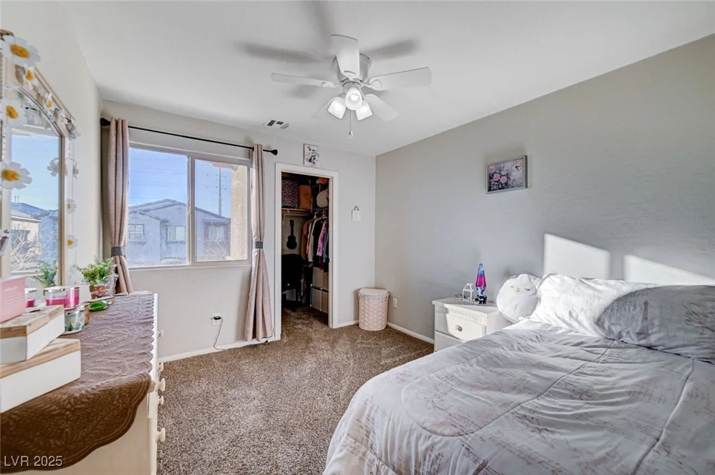 5694 Colbert, North Las Vegas, NV 89081