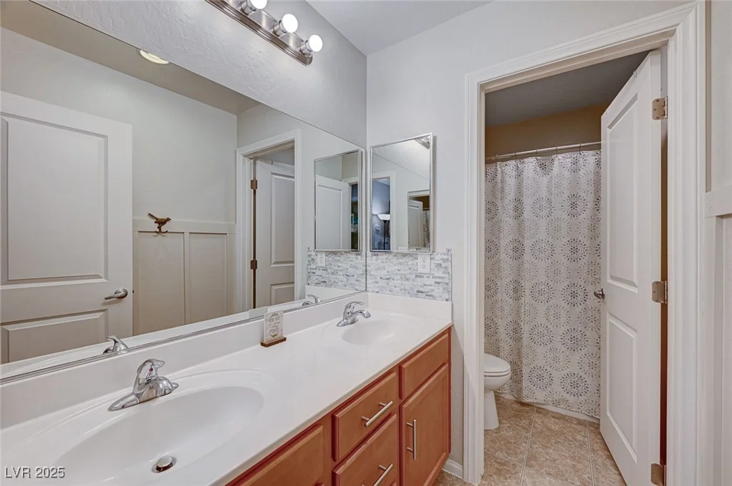 5694 Colbert, North Las Vegas, NV 89081