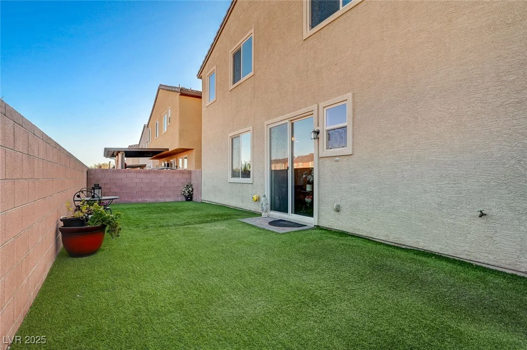 5694 Colbert, North Las Vegas, NV 89081