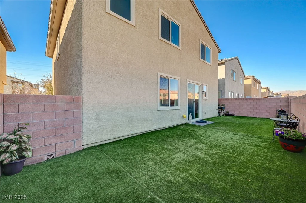 5694 Colbert, North Las Vegas, NV 89081