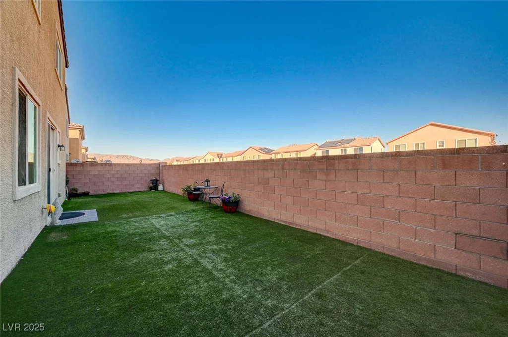 5694 Colbert, North Las Vegas, NV 89081
