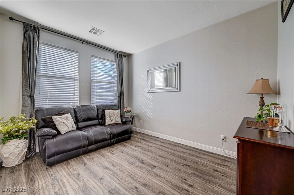 5694 Colbert, North Las Vegas, NV 89081