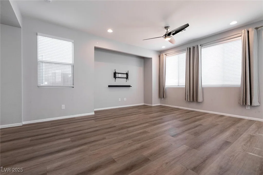 6642 Evander, North Las Vegas, NV 89086