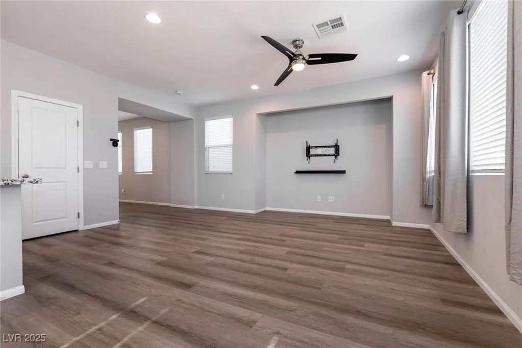 6642 Evander, North Las Vegas, NV 89086