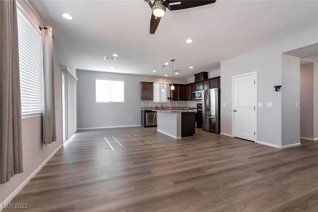 6642 Evander, North Las Vegas, NV 89086