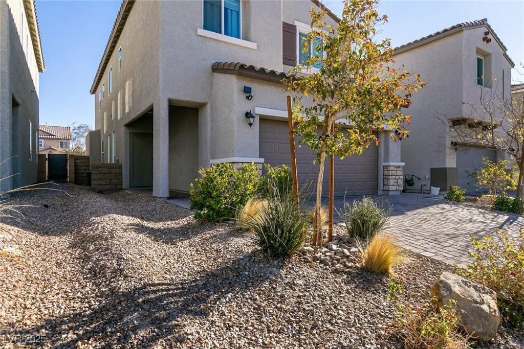 6642 Evander, North Las Vegas, NV 89086
