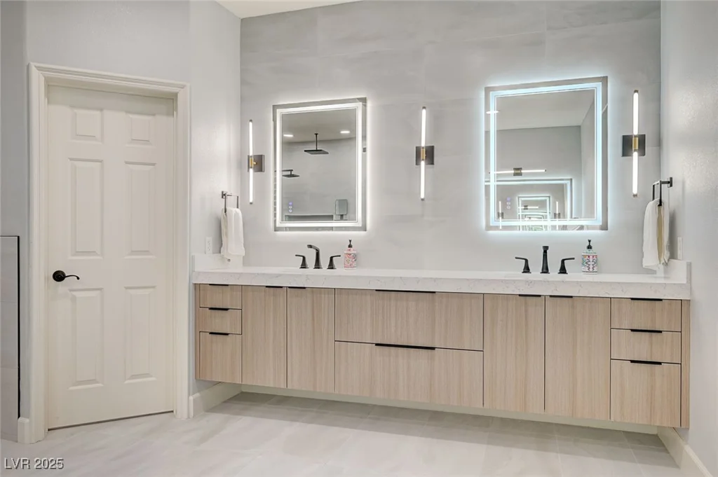 7821 Brianna Cheerful, Las Vegas, NV 89178