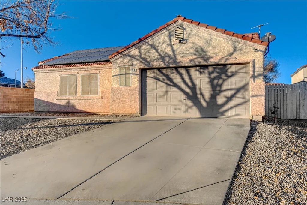 730 Brittany Falls, North Las Vegas, NV 89031