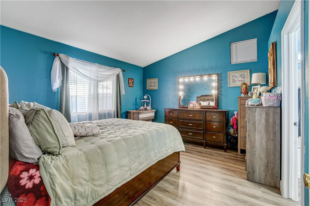 730 Brittany Falls, North Las Vegas, NV 89031