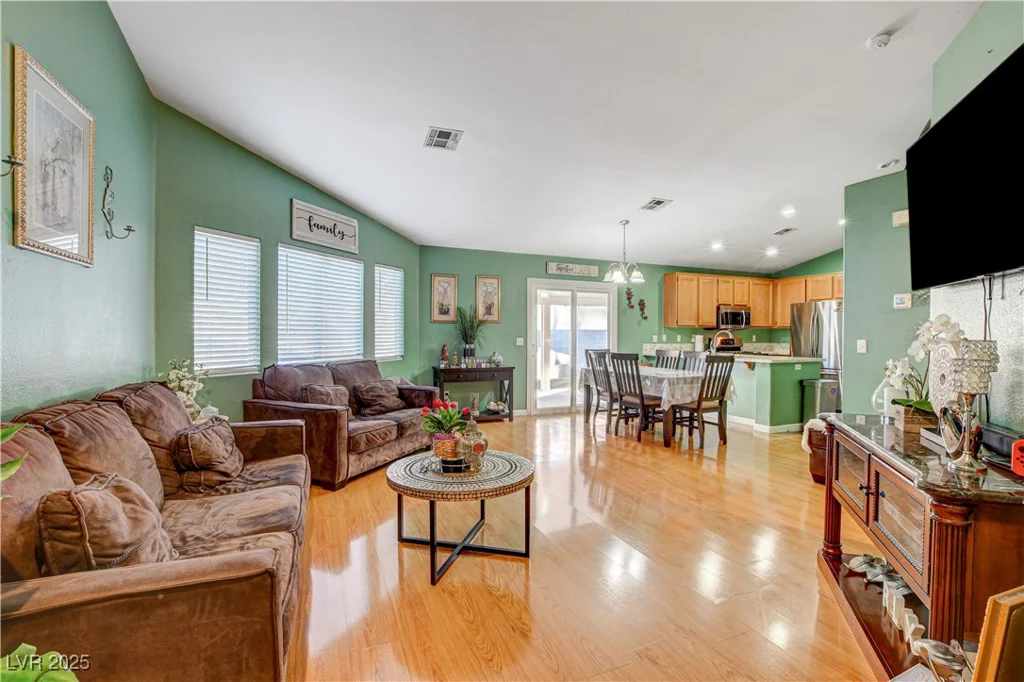 730 Brittany Falls, North Las Vegas, NV 89031