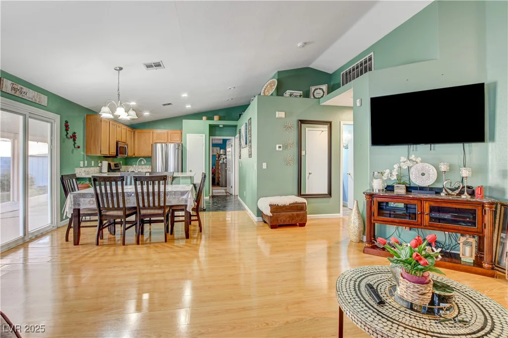 730 Brittany Falls, North Las Vegas, NV 89031