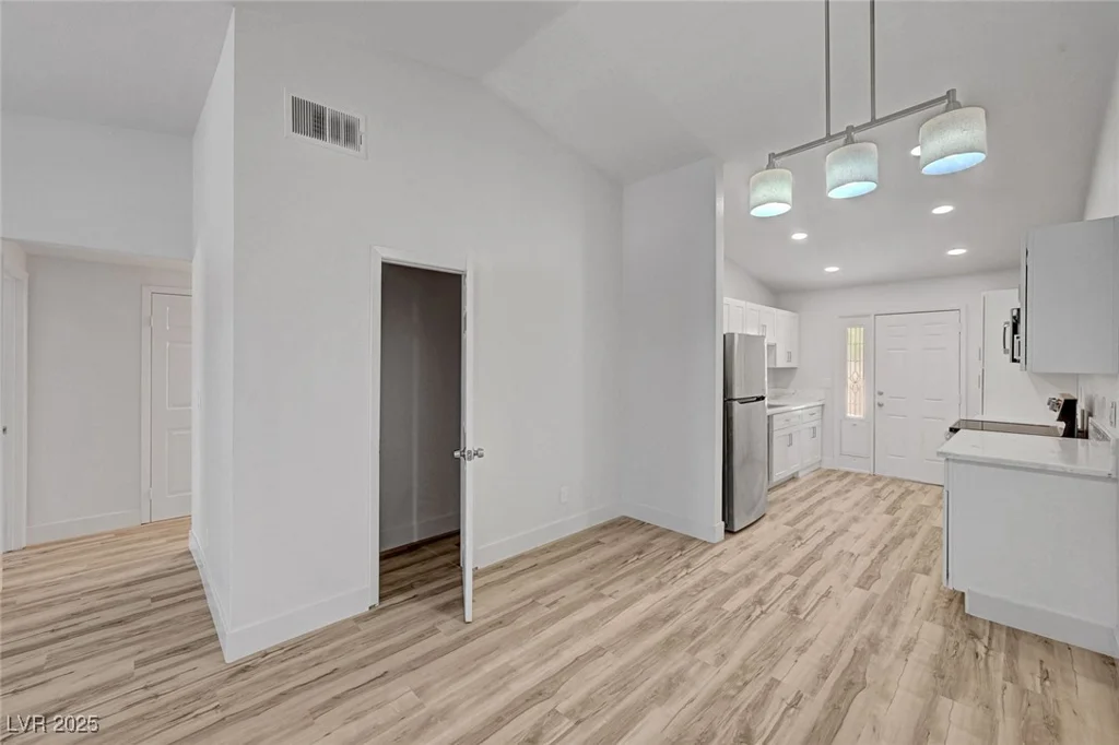 2346 Jack Pine, Las Vegas, NV 89108