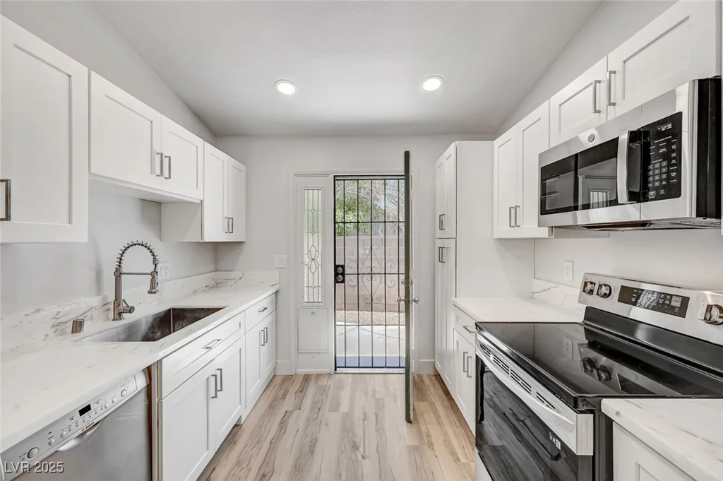 2346 Jack Pine, Las Vegas, NV 89108