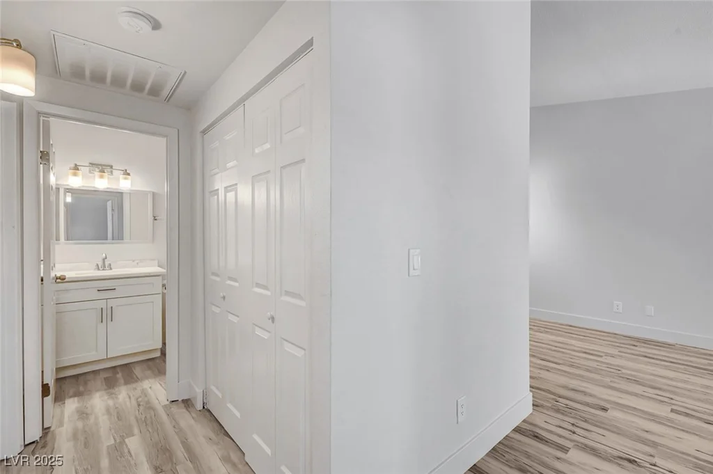 2346 Jack Pine, Las Vegas, NV 89108