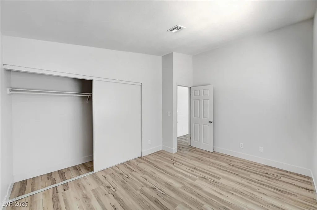 2346 Jack Pine, Las Vegas, NV 89108