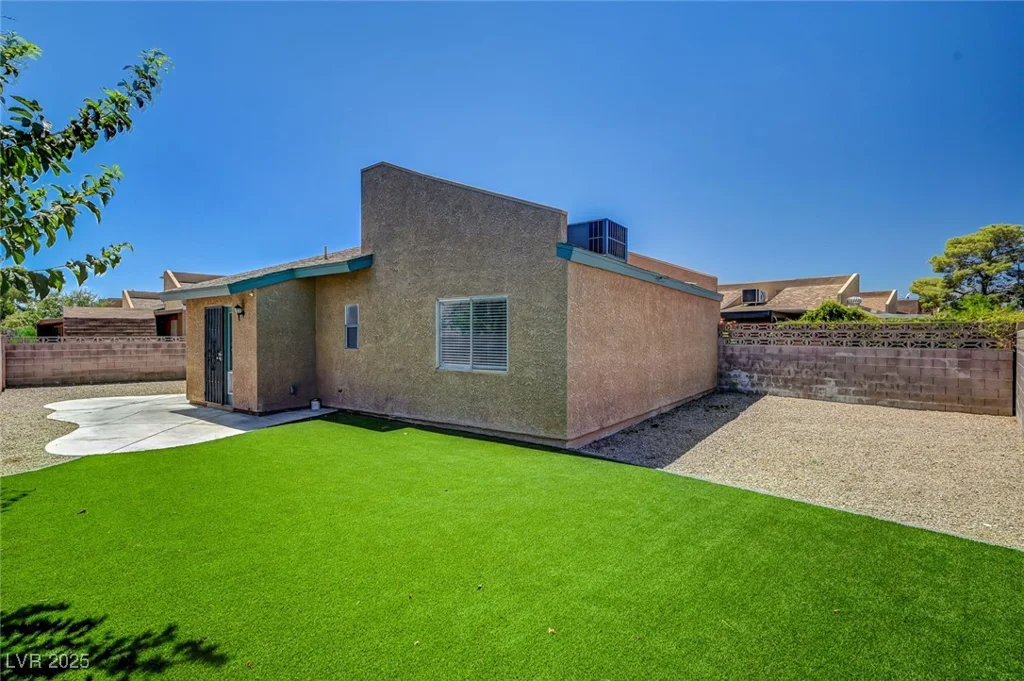 2346 Jack Pine, Las Vegas, NV 89108