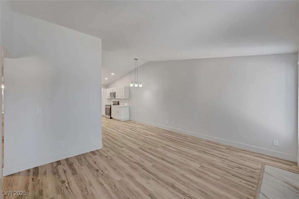 2346 Jack Pine, Las Vegas, NV 89108
