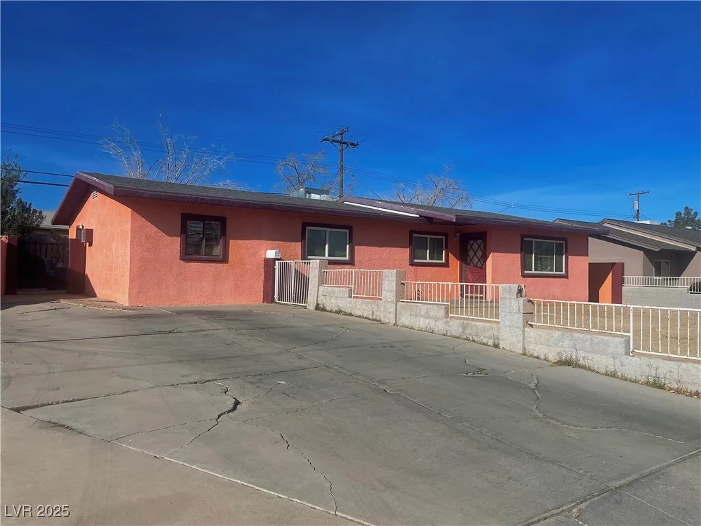 3219 Bluebird, Las Vegas, NV 89121