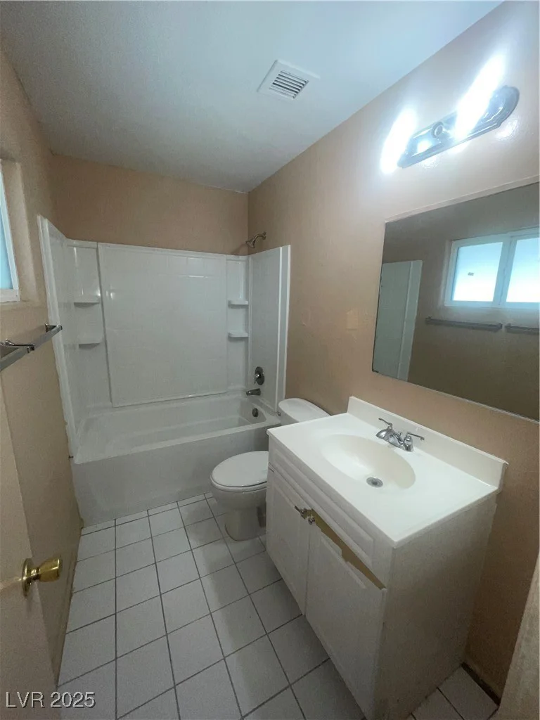 3219 Bluebird, Las Vegas, NV 89121
