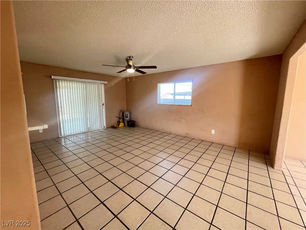 3219 Bluebird, Las Vegas, NV 89121