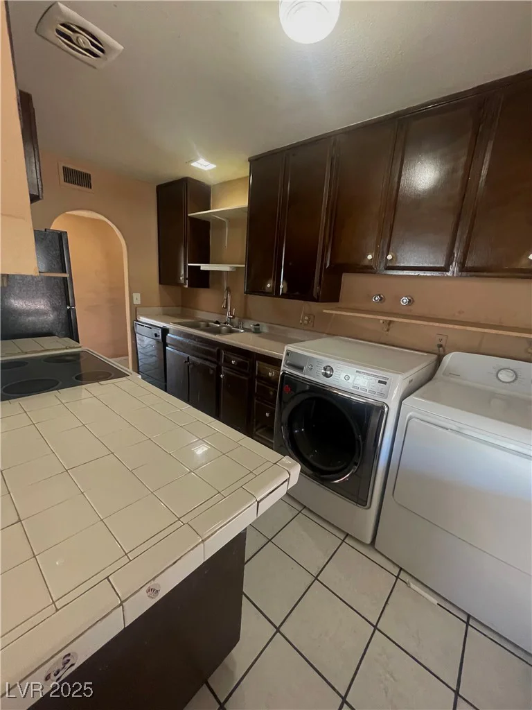 3219 Bluebird, Las Vegas, NV 89121
