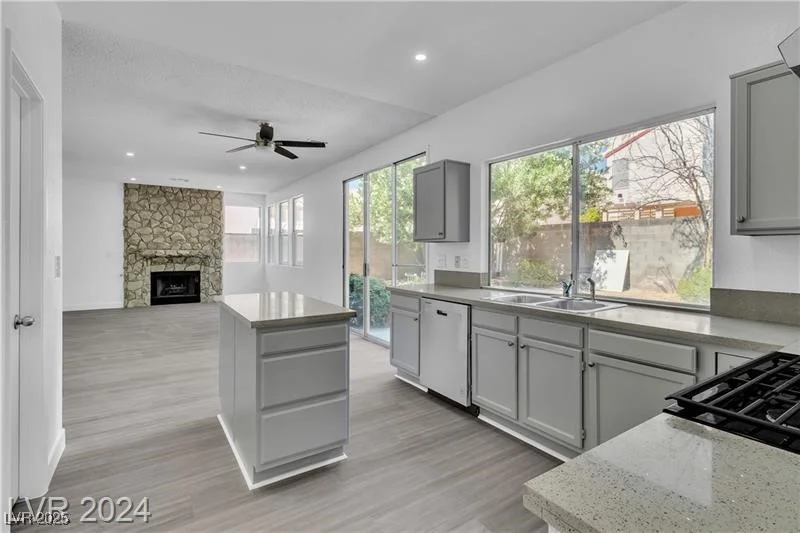 1530 Camarillo, North Las Vegas, NV 89031