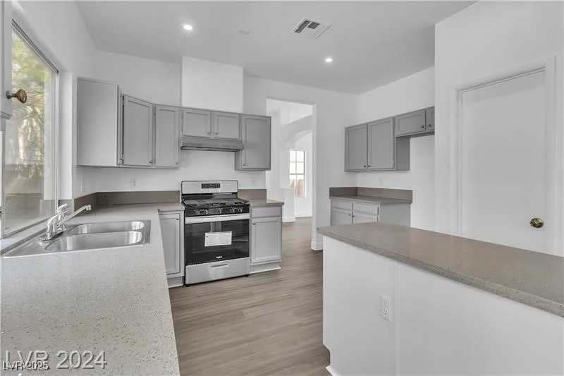 1530 Camarillo, North Las Vegas, NV 89031