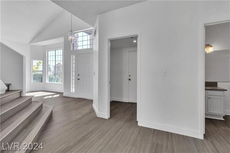 1530 Camarillo, North Las Vegas, NV 89031