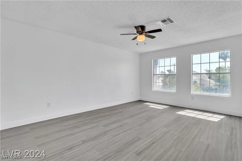 1530 Camarillo, North Las Vegas, NV 89031