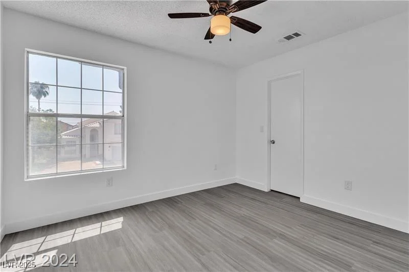 1530 Camarillo, North Las Vegas, NV 89031