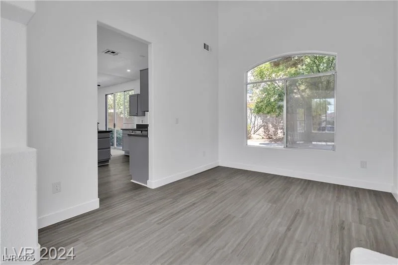 1530 Camarillo, North Las Vegas, NV 89031