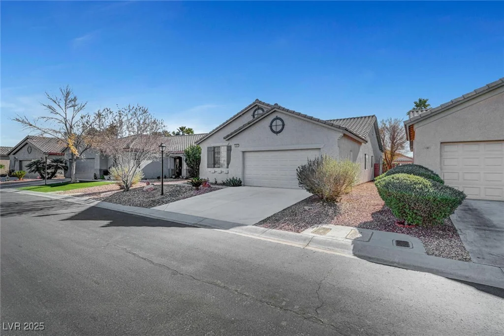 5919 Pavilion Lakes, Las Vegas, NV 89122
