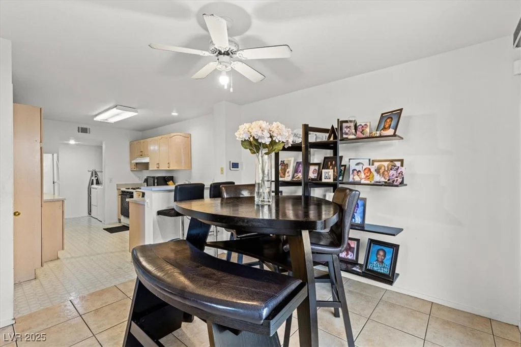 7729 Almeria, Las Vegas, NV 89128