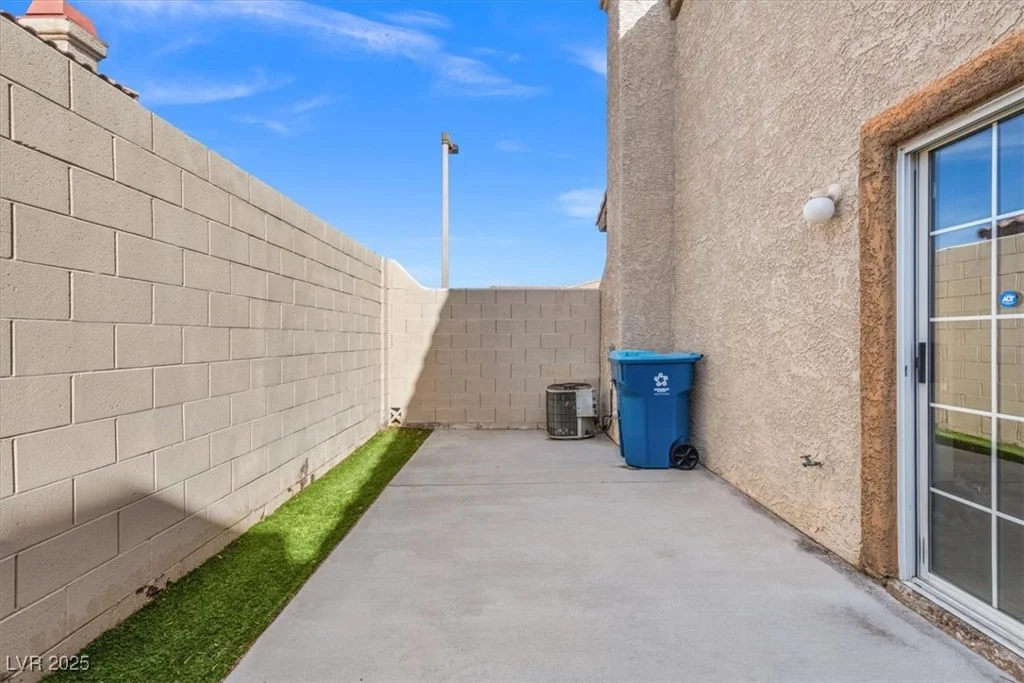 7729 Almeria, Las Vegas, NV 89128