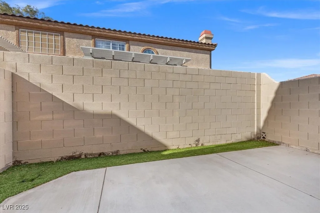 7729 Almeria, Las Vegas, NV 89128