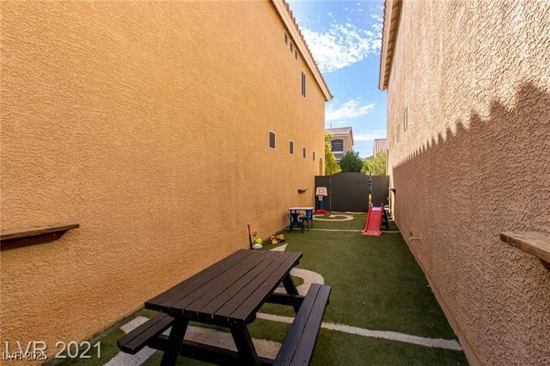 5464 Tartan Hill, Las Vegas, NV 89141