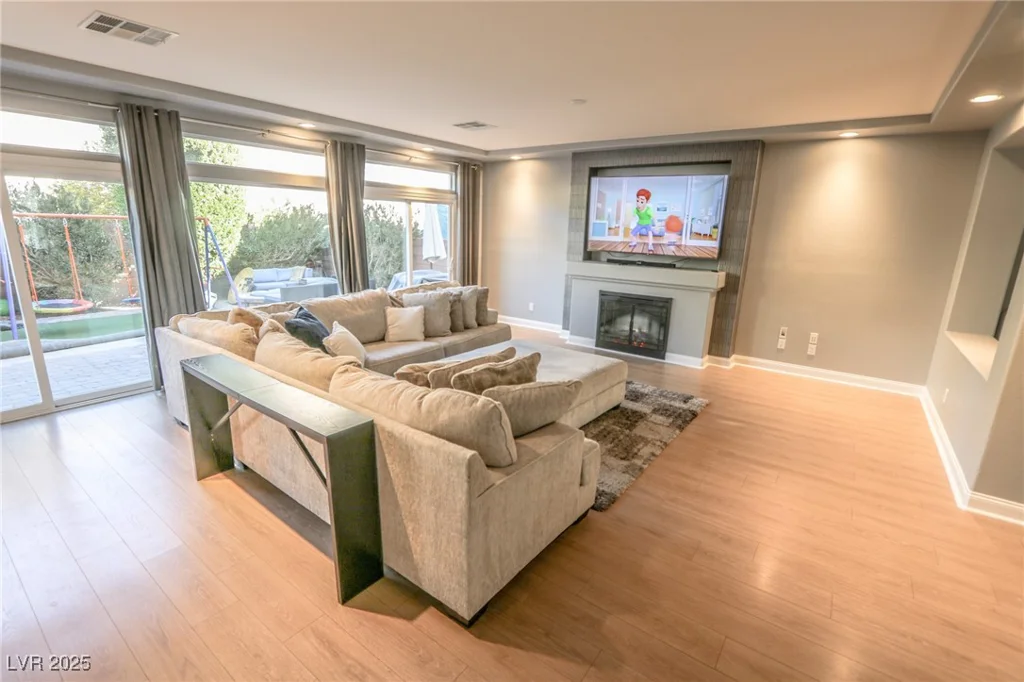 5464 Tartan Hill, Las Vegas, NV 89141