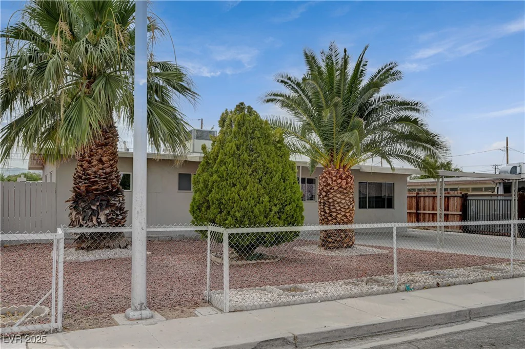 1729 Willowbrook, Las Vegas, NV 89106